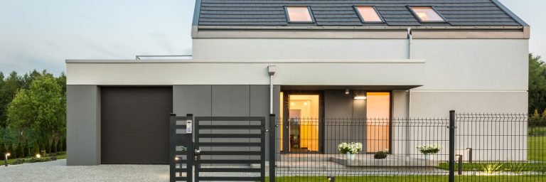 Residential fences and gates newly installed for a residential housing project located in Hobart TAS