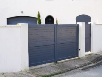 Residential swing gates for single and a driveway in Hobart, TAS